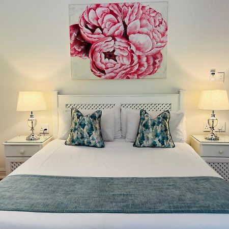 Peaches & Cream Bed & Breakfast เลดี้สมิธ ภายนอก รูปภาพ
