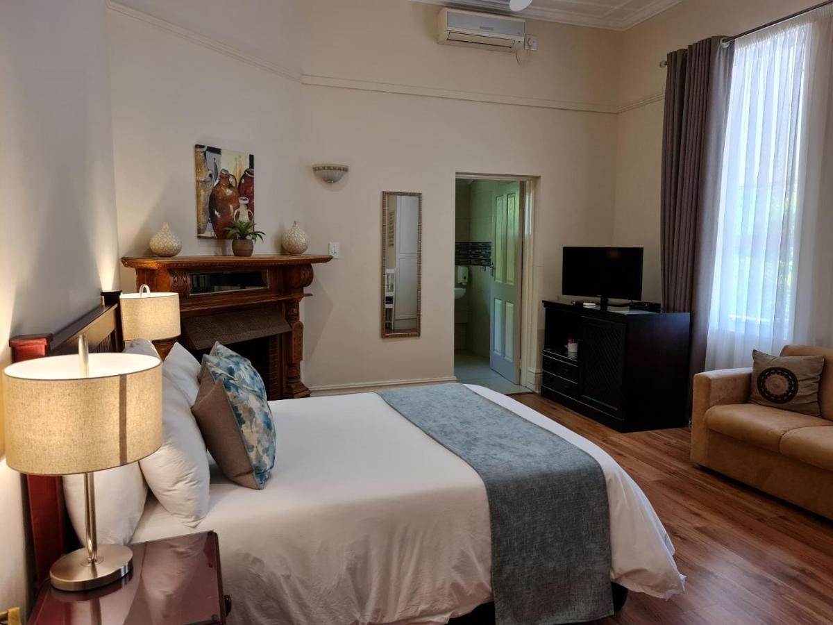 Peaches & Cream Bed & Breakfast เลดี้สมิธ ภายนอก รูปภาพ