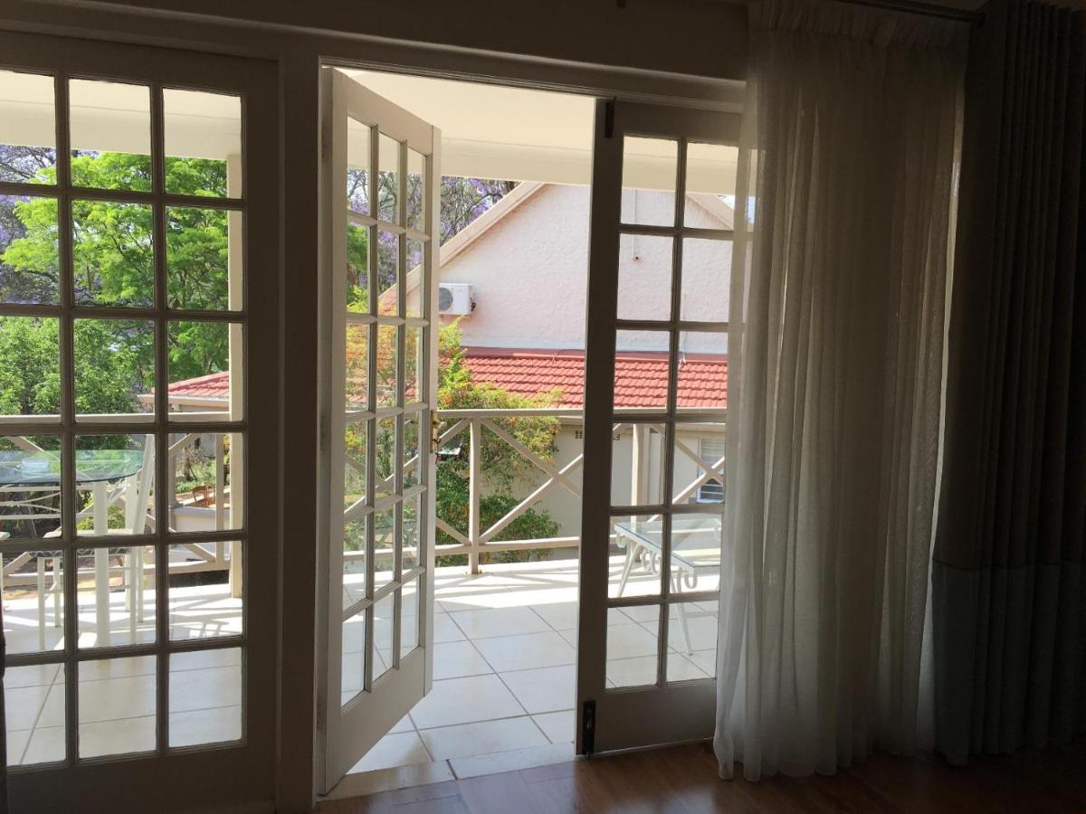 Peaches & Cream Bed & Breakfast เลดี้สมิธ ภายนอก รูปภาพ
