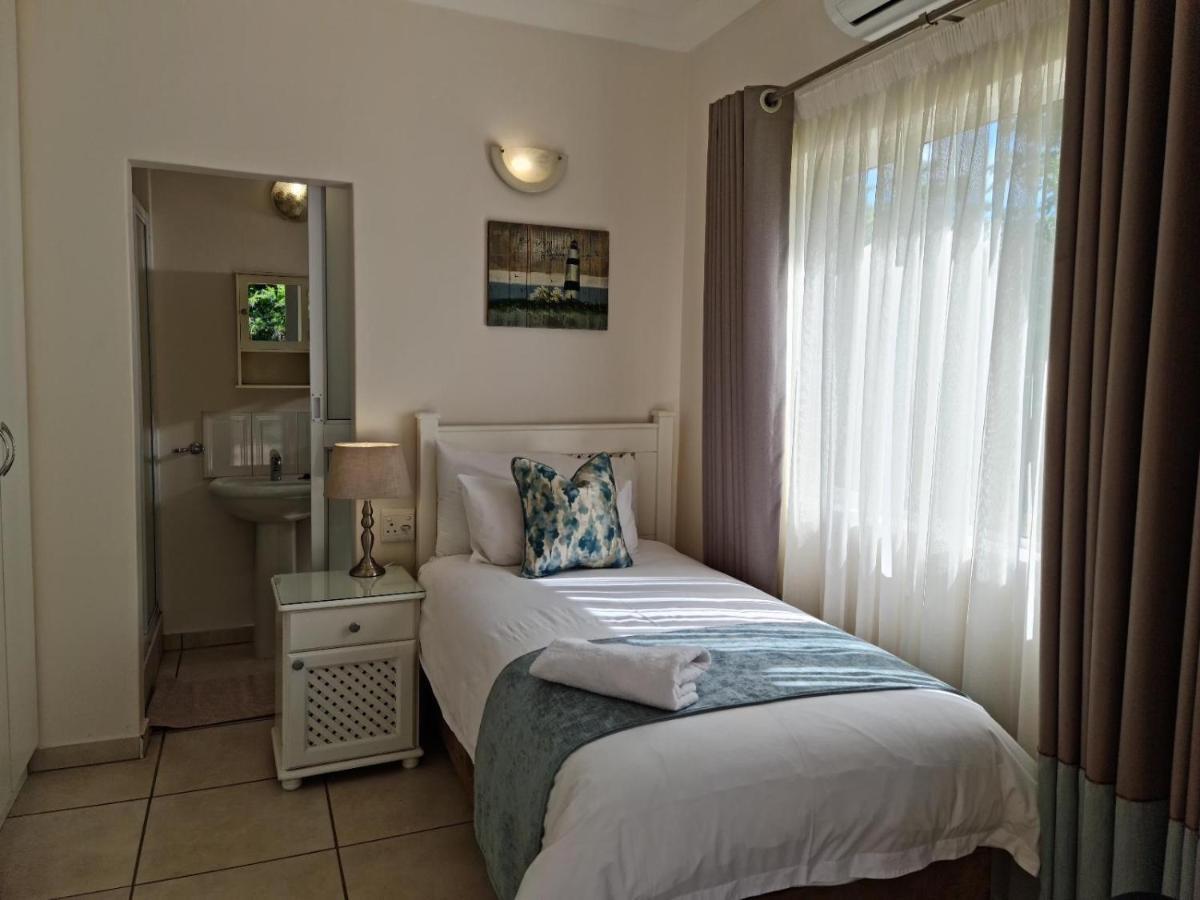 Peaches & Cream Bed & Breakfast เลดี้สมิธ ภายนอก รูปภาพ