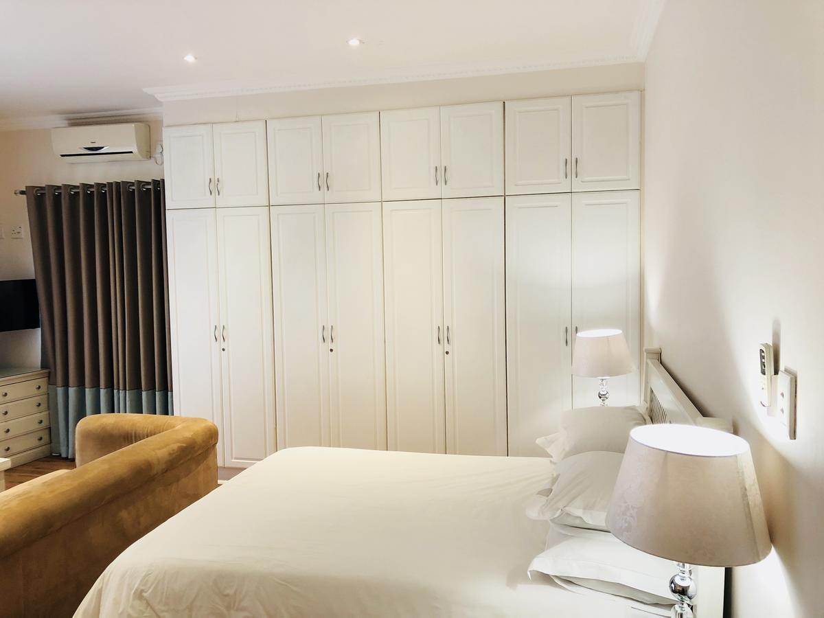 Peaches & Cream Bed & Breakfast เลดี้สมิธ ภายนอก รูปภาพ